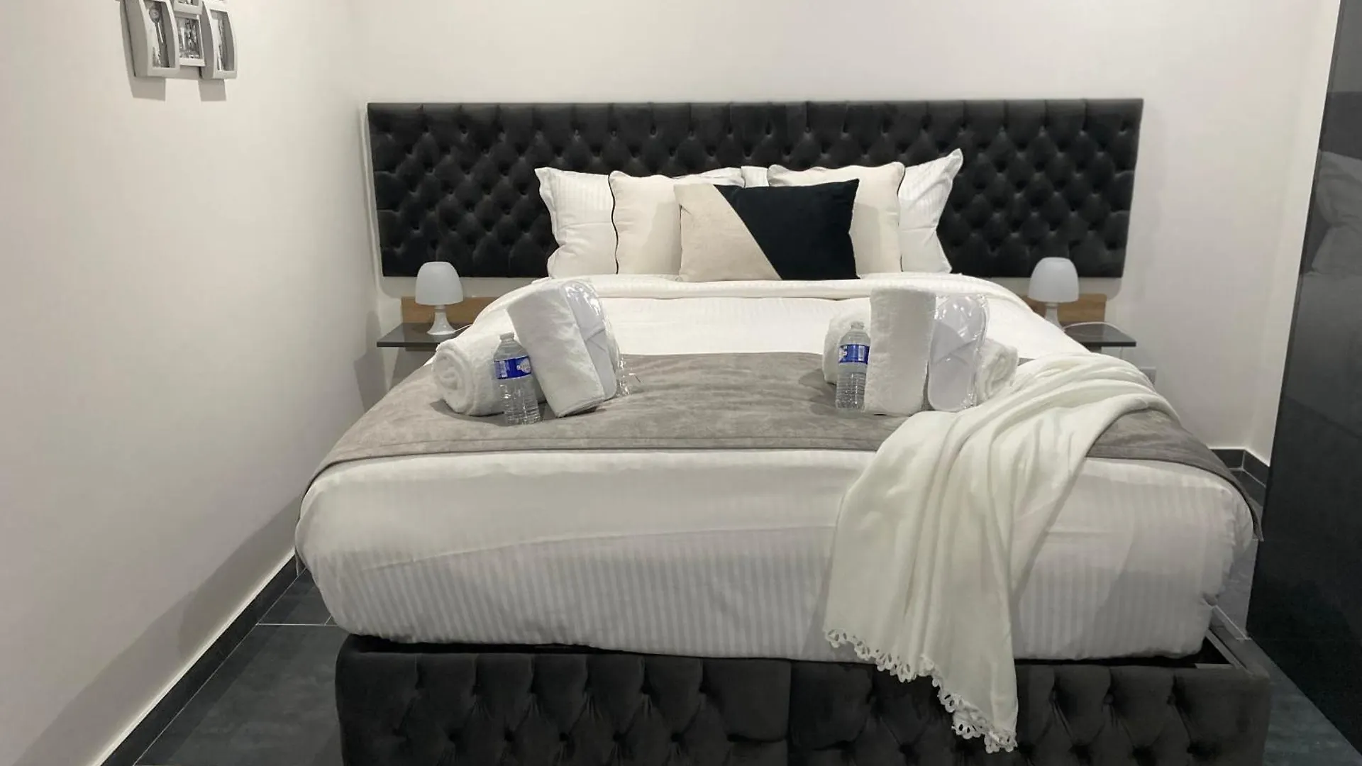 Room With Pool Access And Breakfast Included Near Beauvais Airport location